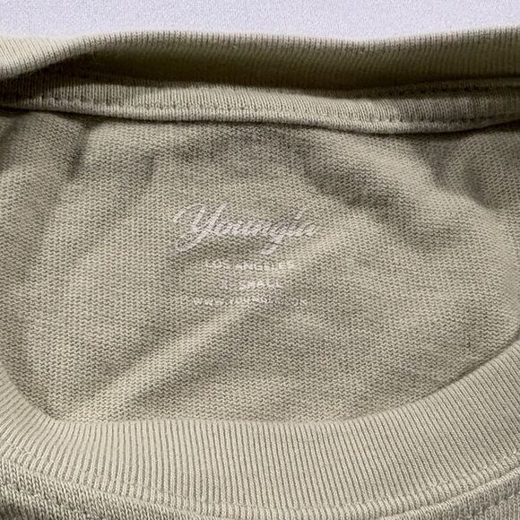 Young LA Womens Unisex Beige Varsity Pump Tee Sherpa Logo Oversized Sz XS - Picture 6 of 8